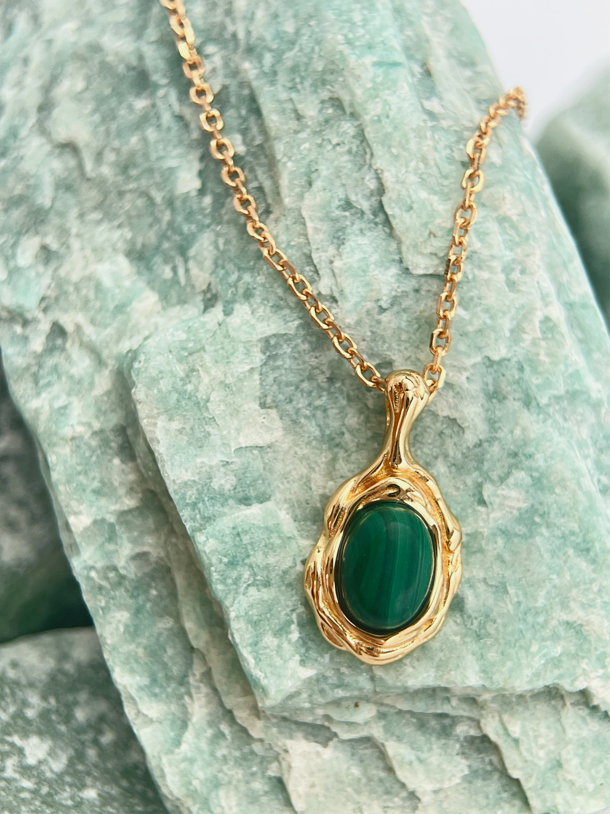 Heartseed｜Gold Pendant Malachite Necklace