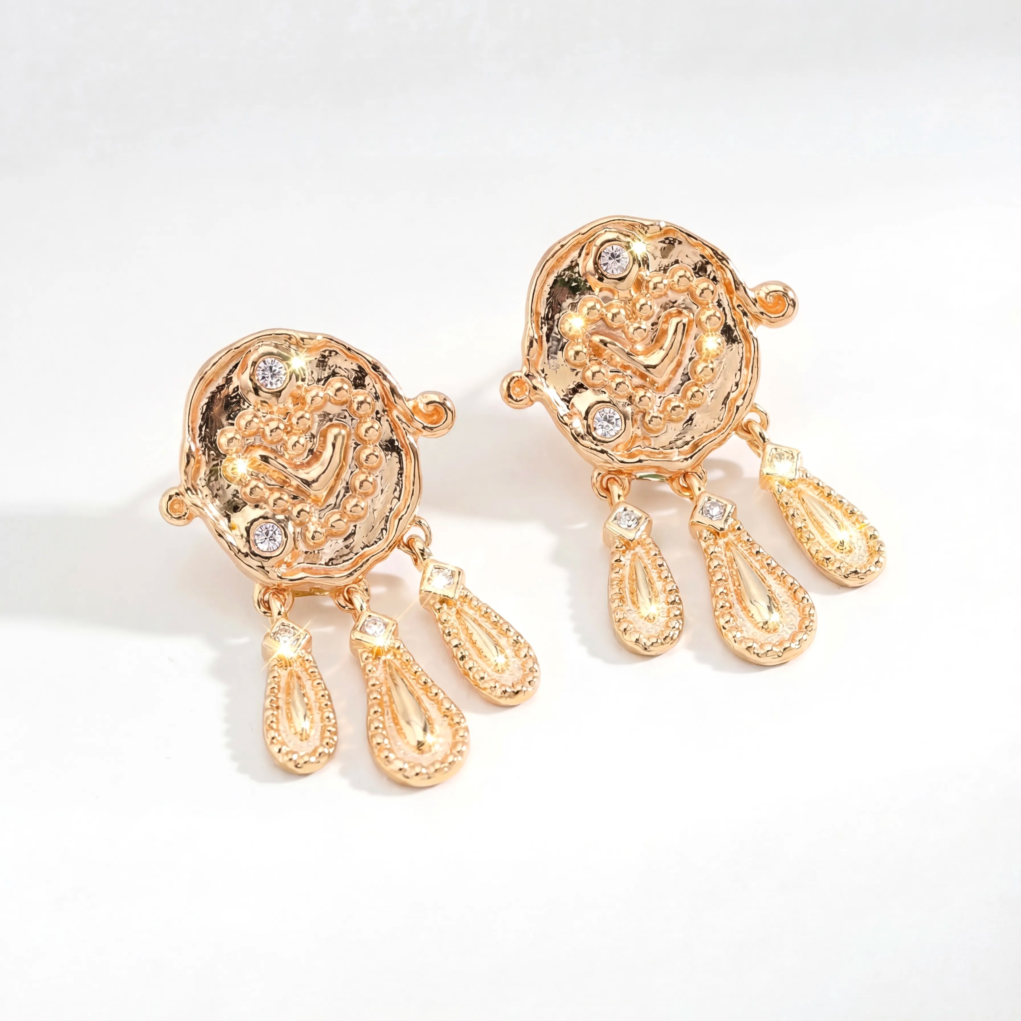 Rite Echo | Gold Oval Dangle Earrings