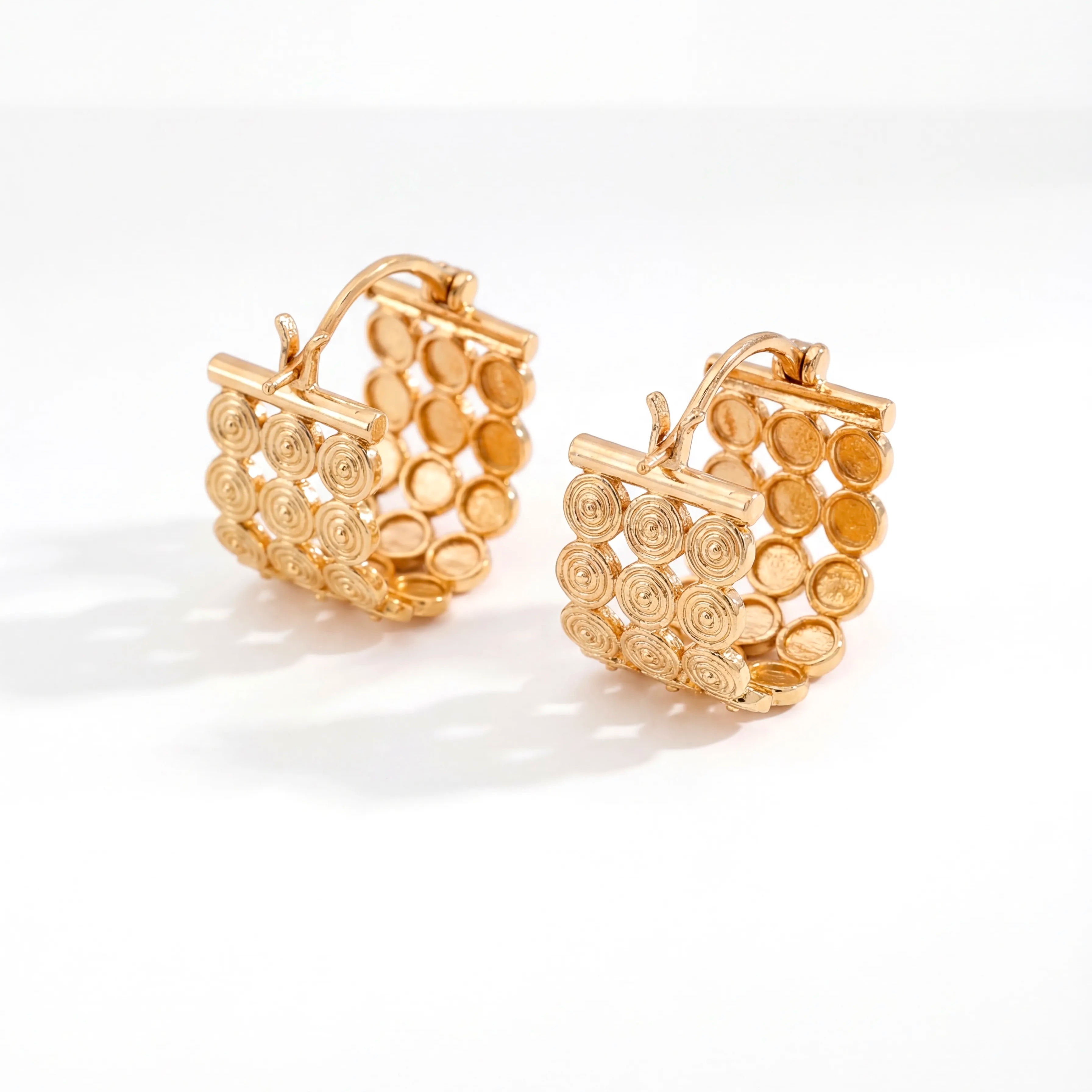 Sigillum Aureum | Gold Hoop Earrings with Geometric Pattern