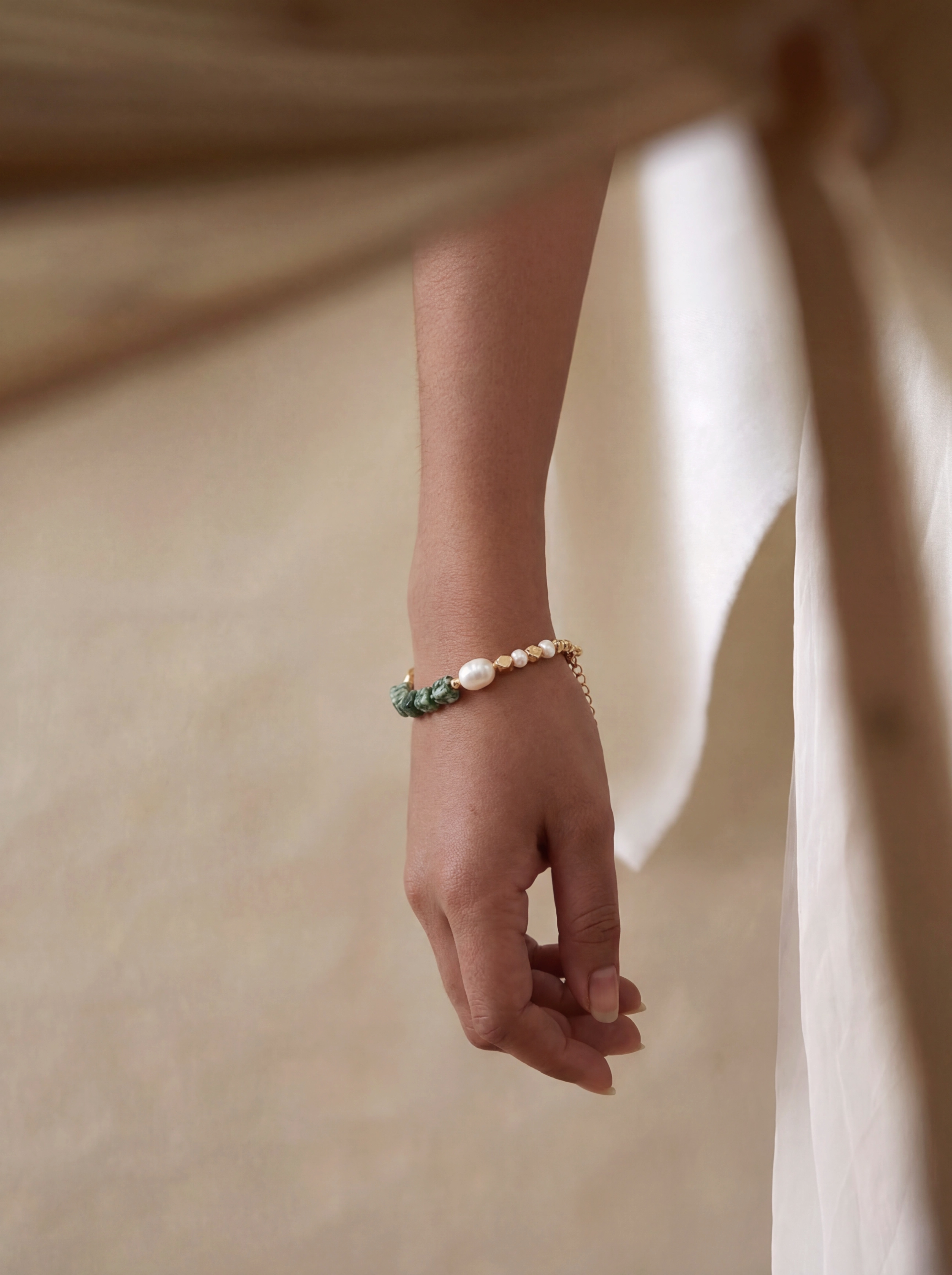 Iter | Gold Bracelet with Jade and Pearl