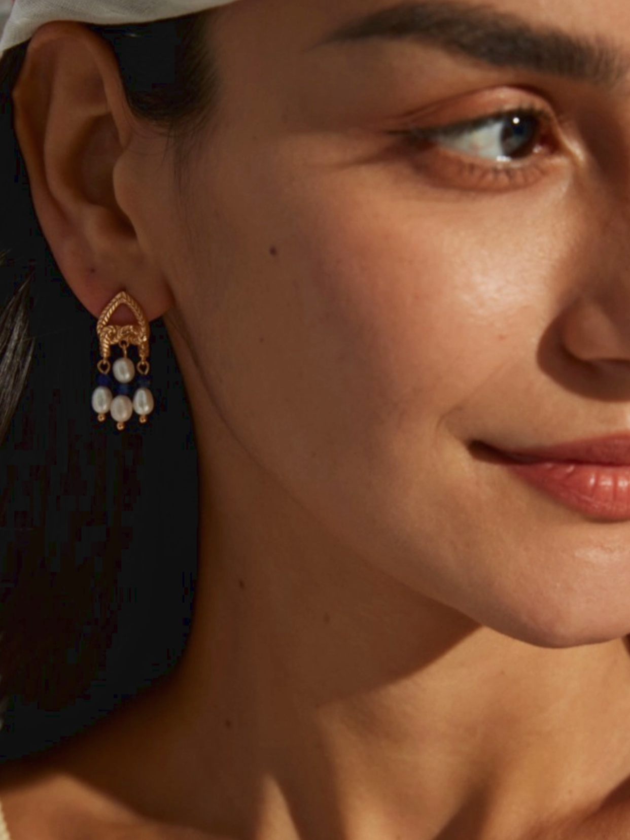 Porta Caeli | Dangle Gold Earrings with Lazuli and Pearls