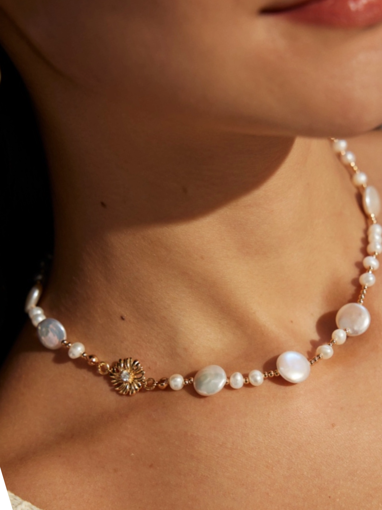 Gold Flower Pearl Necklace