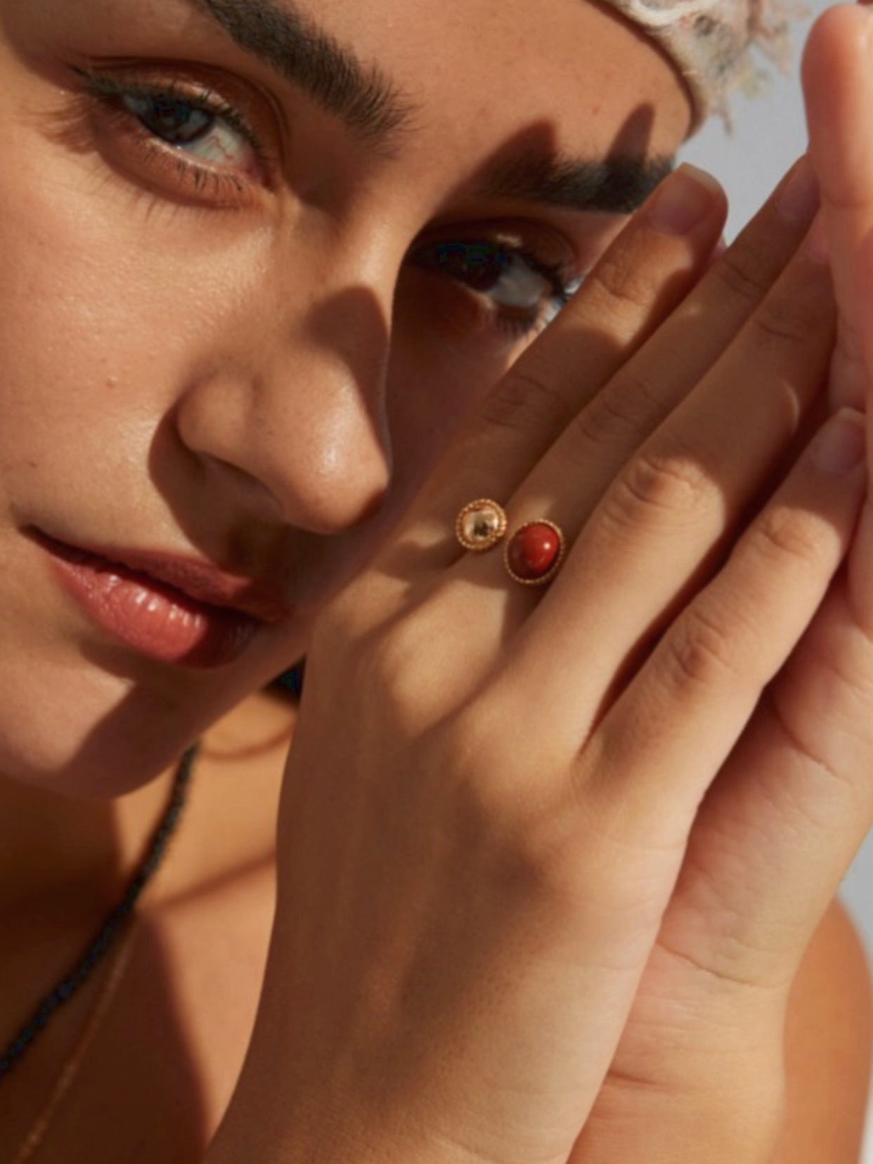 Dual Benediction｜Gold Open Ring with Red Stone