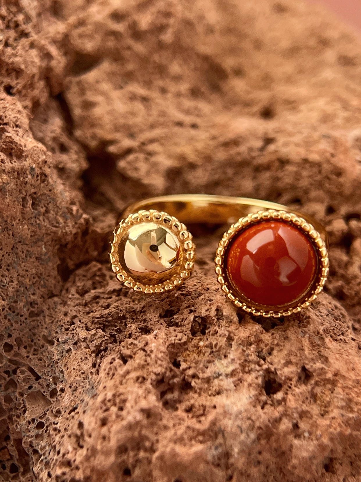 Dual Benediction｜Gold Open Ring with Red Stone