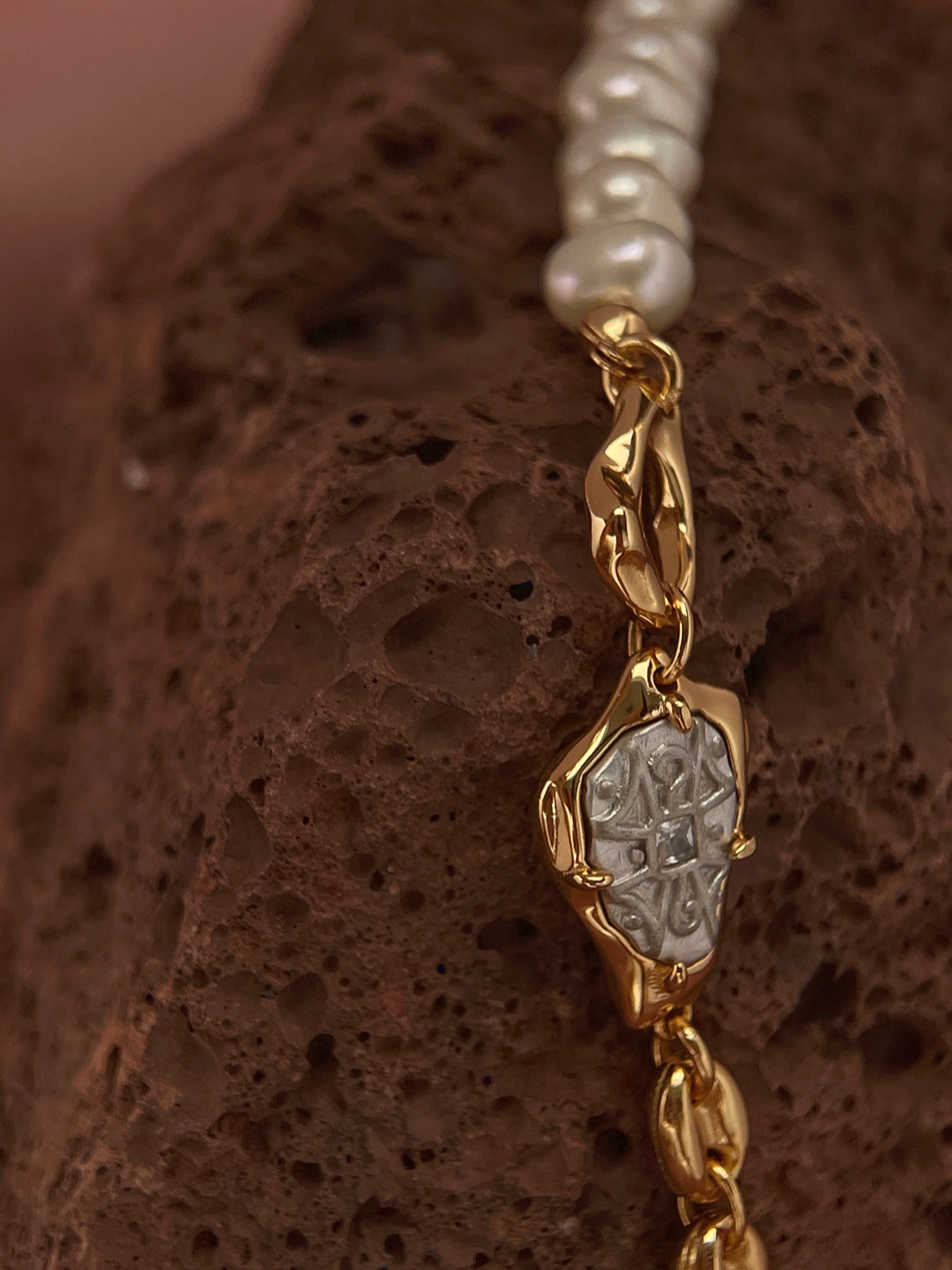 Custodia | Pearl and Gold Chain Bracelet