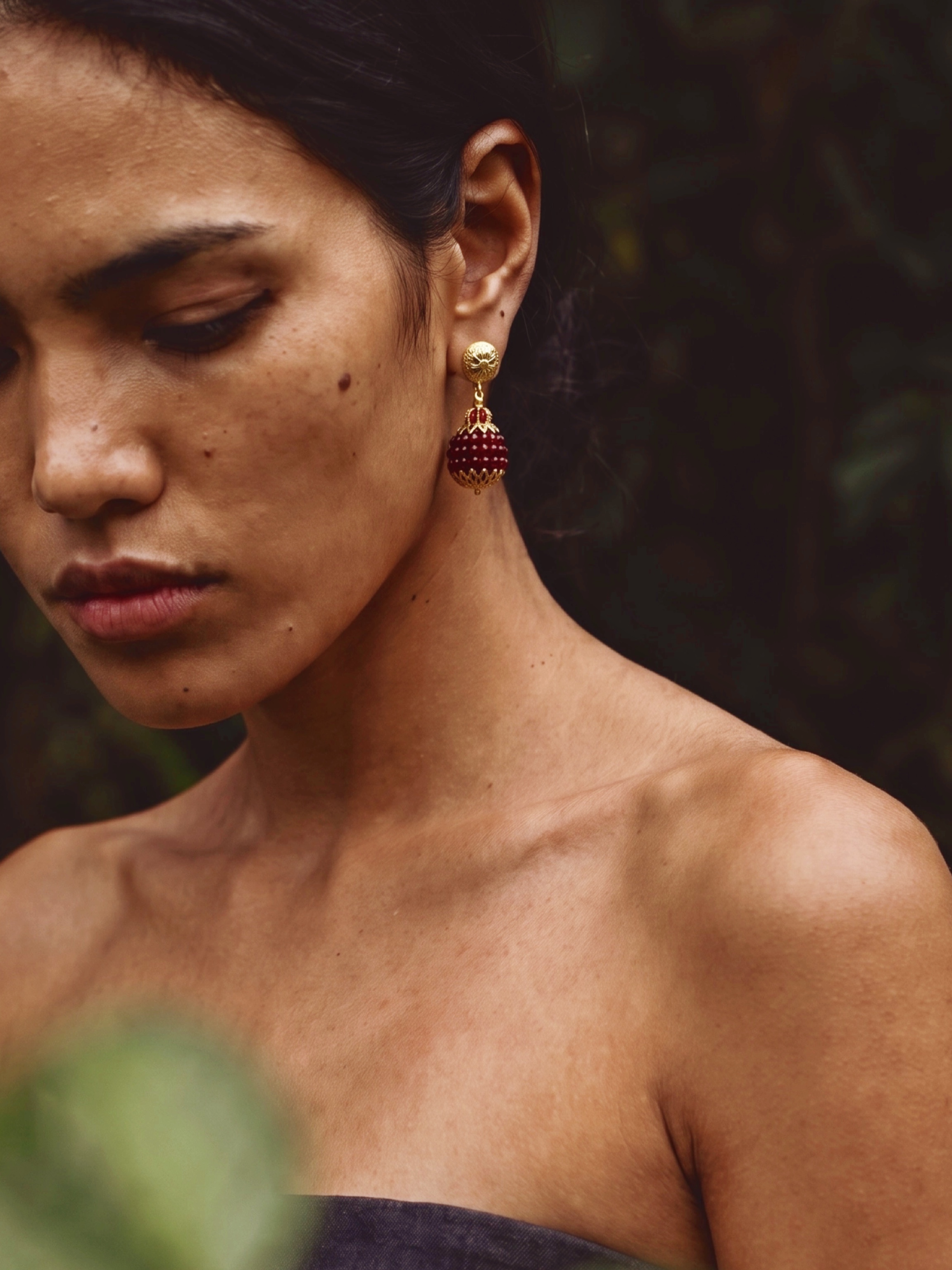 Red Garnet Vintage-style Dome Eardrops
