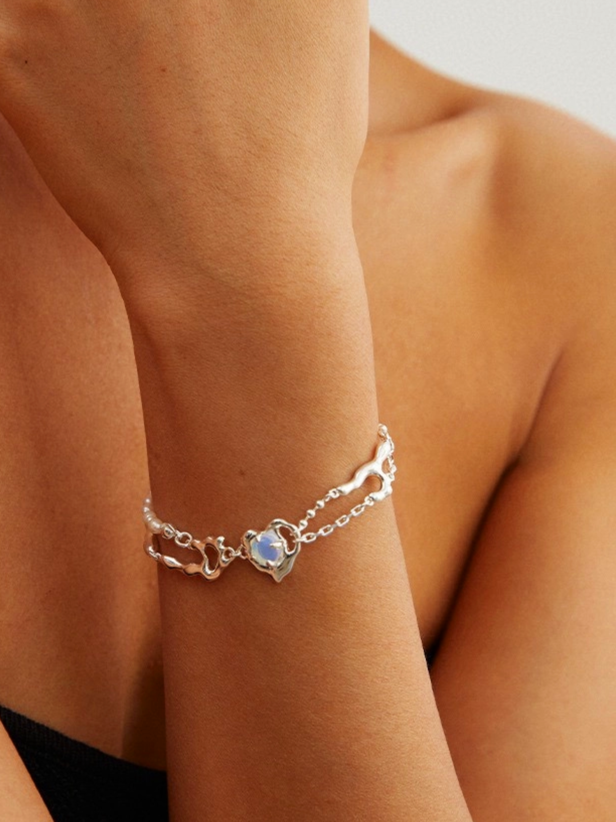 Lumen Ave | Sterling Silver Moonstone and Pearls Bracelet