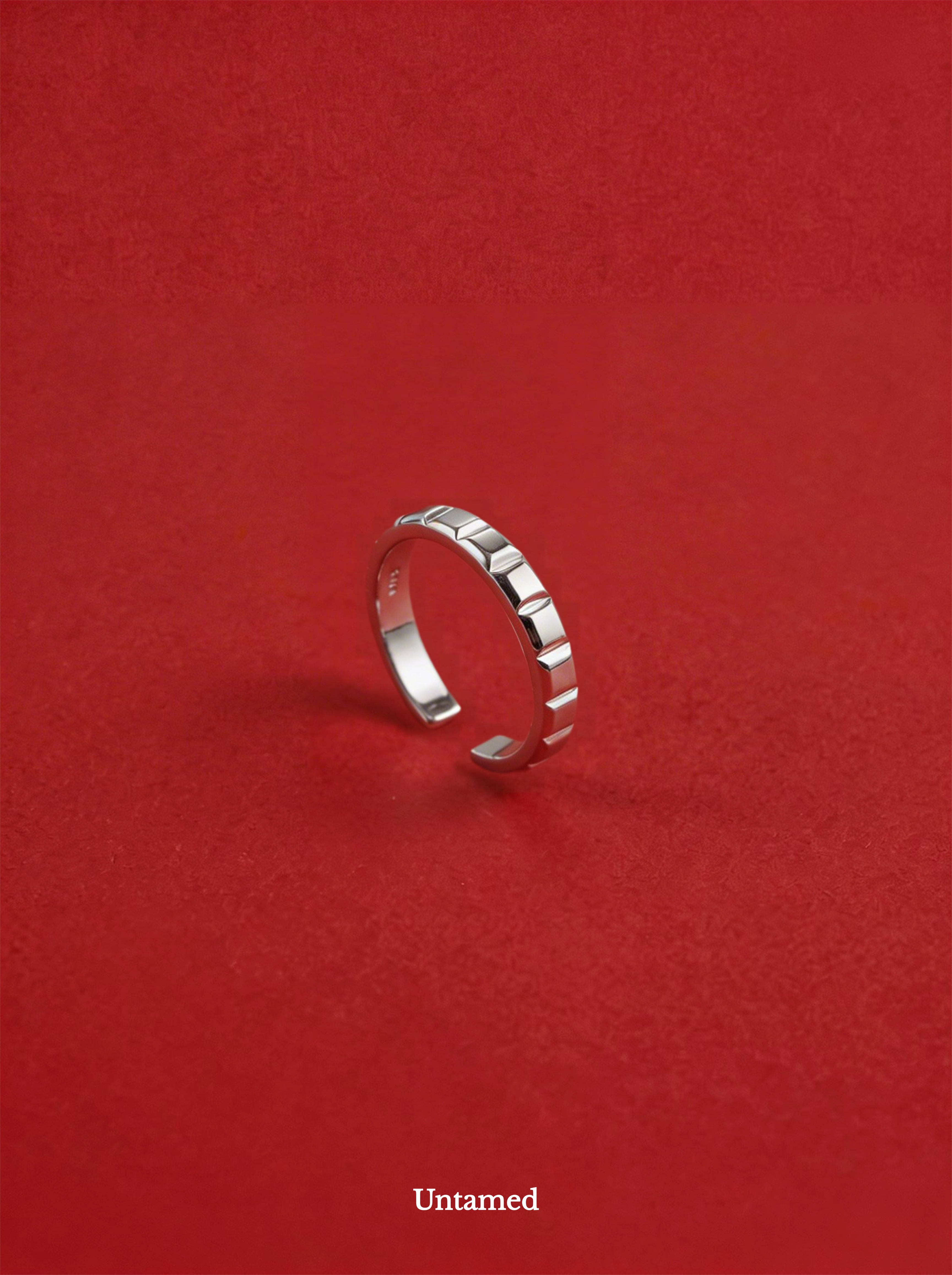 Minimal Pane Gold Ring