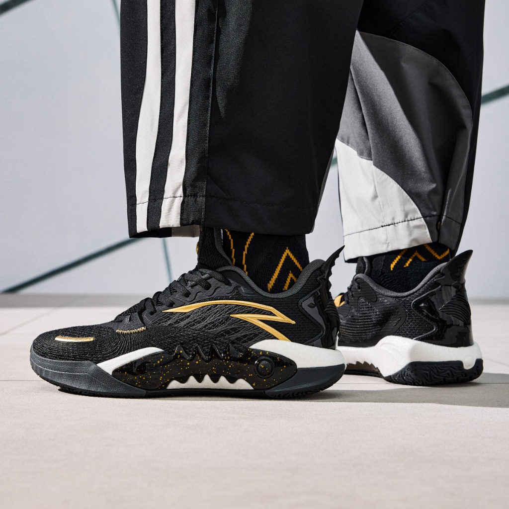 ANTA Shock Wave 5 Team Sepatu Basket Pria Sepatu Olahraga