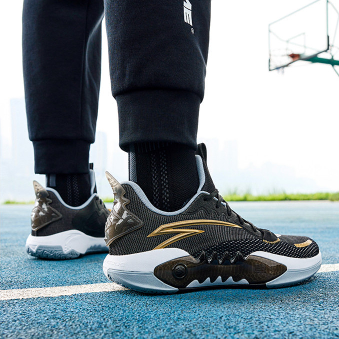 ANTA Shock Wave 5 Team Sepatu Basket Pria Sepatu Olahraga