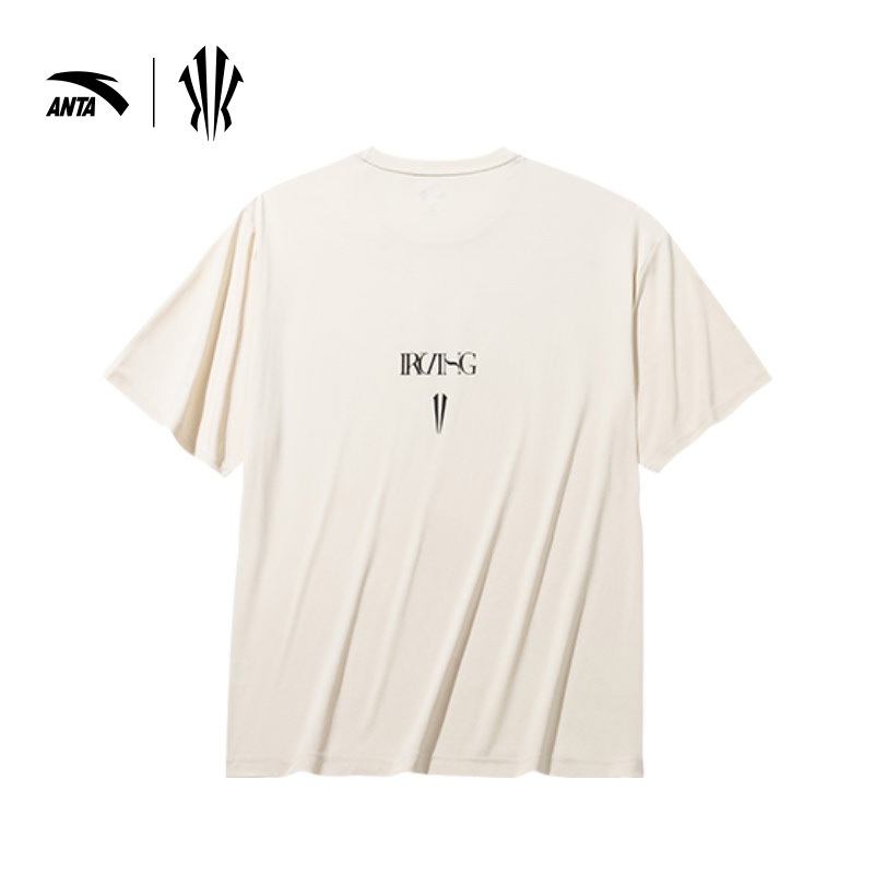 ANTA x Kyrie Irving Kaos Pria Men Sports T-Shirts 1724D1103