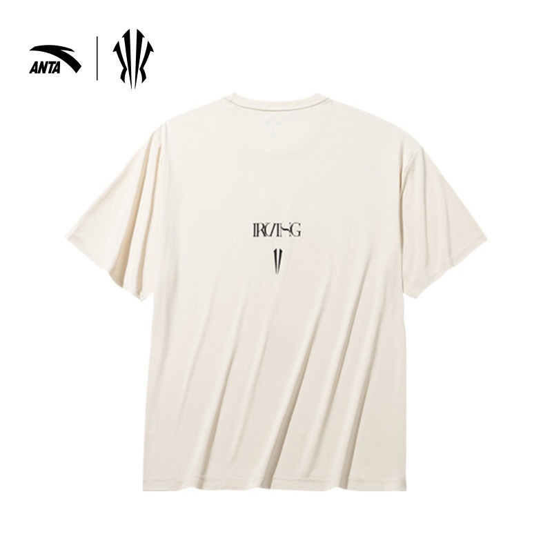 ANTA x Kyrie Irving Kaos Pria Men Sports T-Shirts 1724D1103