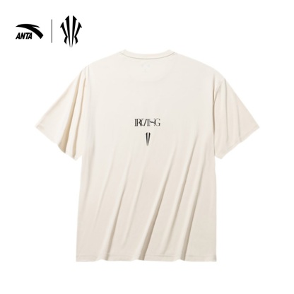 ANTA x Kyrie Irving Kaos Pria Men Sports T-Shirts 1724D1103