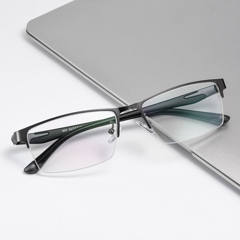 メタル製 超軽量 ハーフフレーム 調光 多焦点メガネ