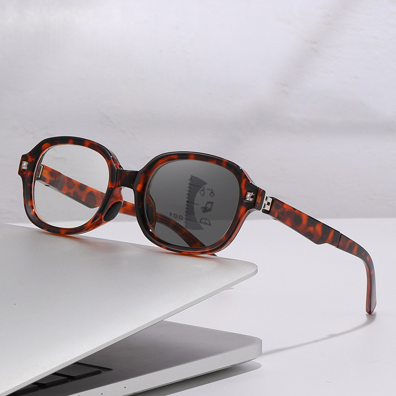 CASUAL PORTABLE FOLDABLE PHOTOCHROMIC READING GLASSES