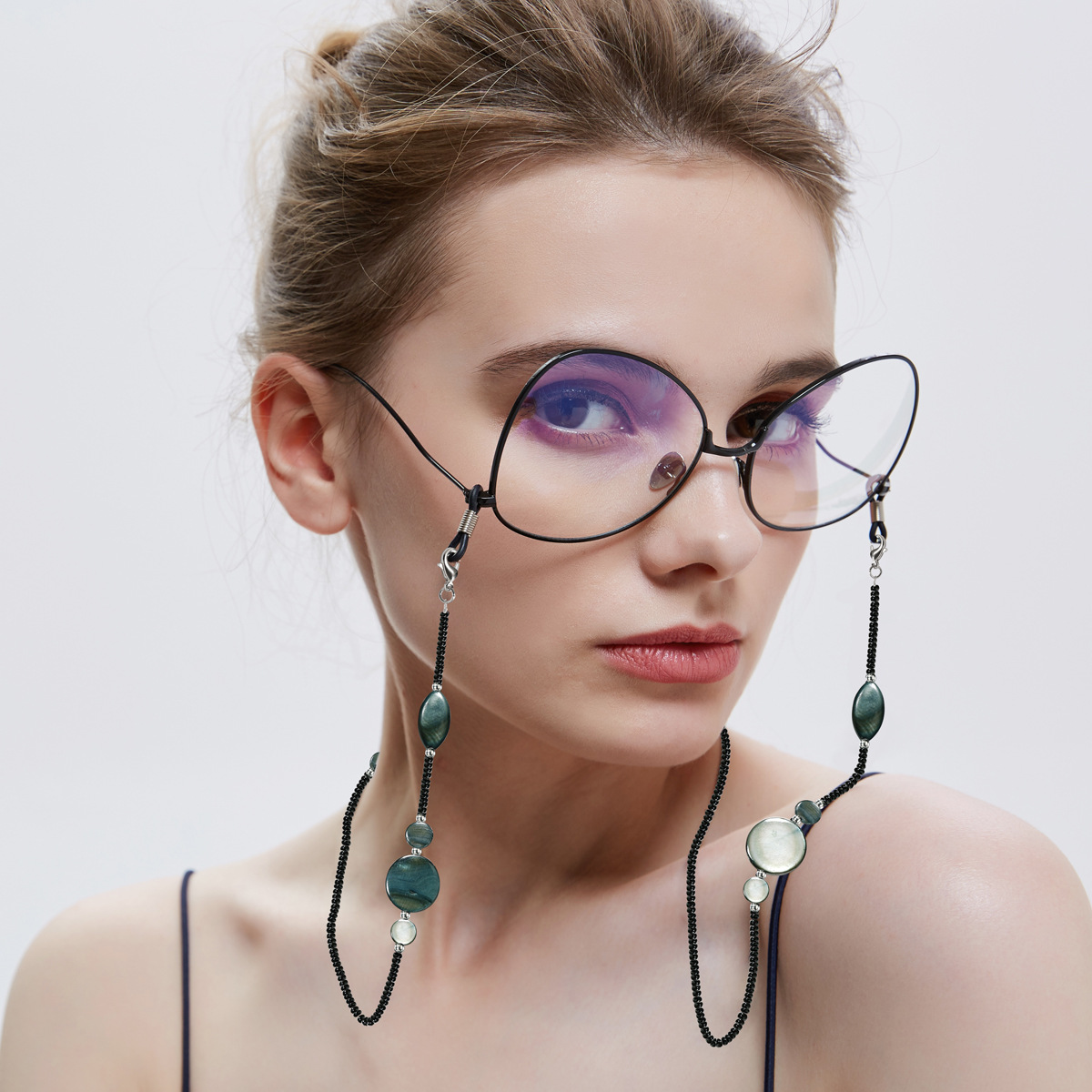 READING GLASSES SHELL BEADS NECK HANGING LANYARD