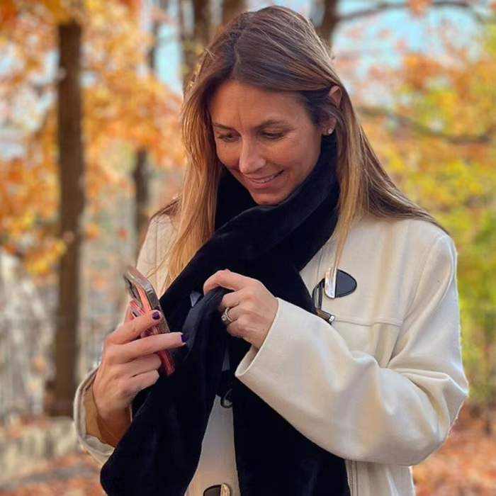 🎄Christmas Sale 49% OFF🔥-❄️Faux-Fur Pull-Through Scarf with Hidden Pocket