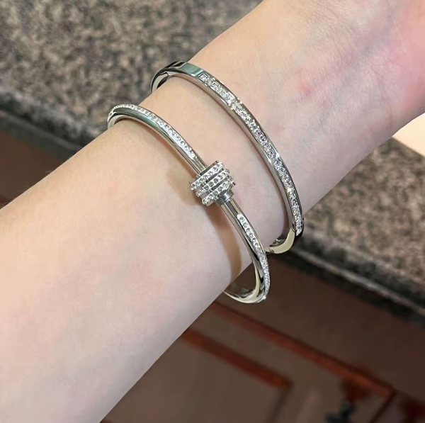 5-Piece Elegant Stainless Steel Bracelet Set, Fashionable Classic Design & Fade-Resistant