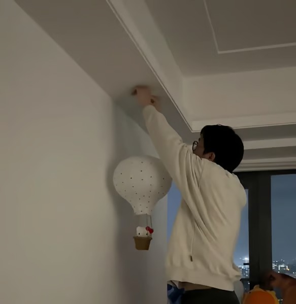 Hello Kitty Hot Air Balloon Night Light DIY Material Kit, Cute Lampshade for Girls' Bedroom, Hanging Ornament, Decoration