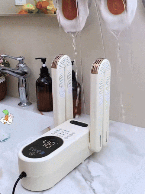 从浸水的鞋履到日常穿着的鞋款，这款烘鞋器都能提供干爽无菌的穿戴体验！它采用自研U型高速风道与360°紫光杀菌技术。（核心性能：30分钟速干，99%杀菌率）