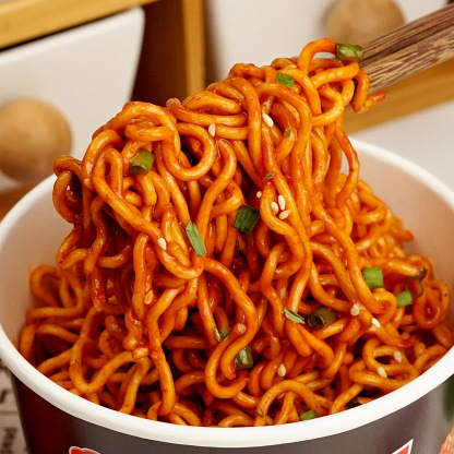 Spicy Turkey Noodles with Hot Sauce, Instant Noodles for Dormitory Snacks, No-Cook Instant Noodles, Convenient Food, Wholesale Snack Food-LifeGadgetHub