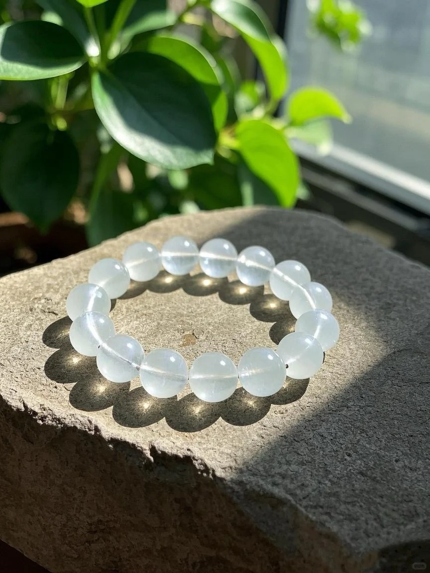 White Moonstone Single-Strand Bracelet