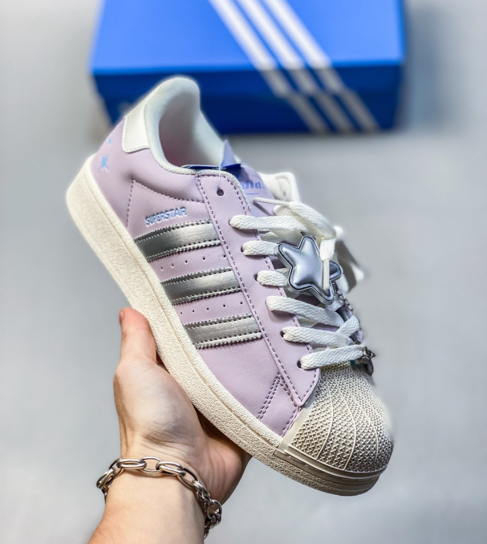 Adidas「貝殼頭」