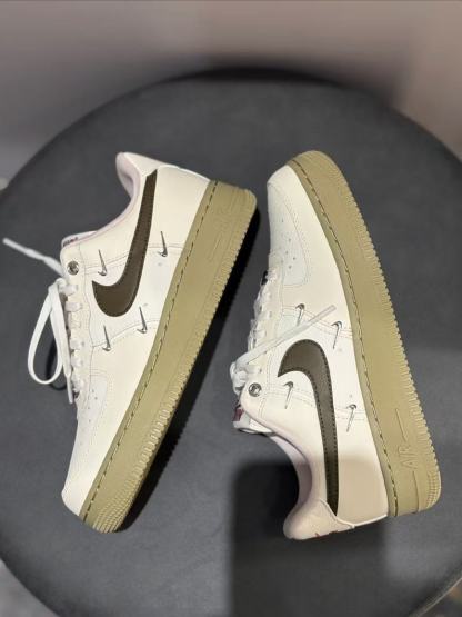 AF1馬年四鉤