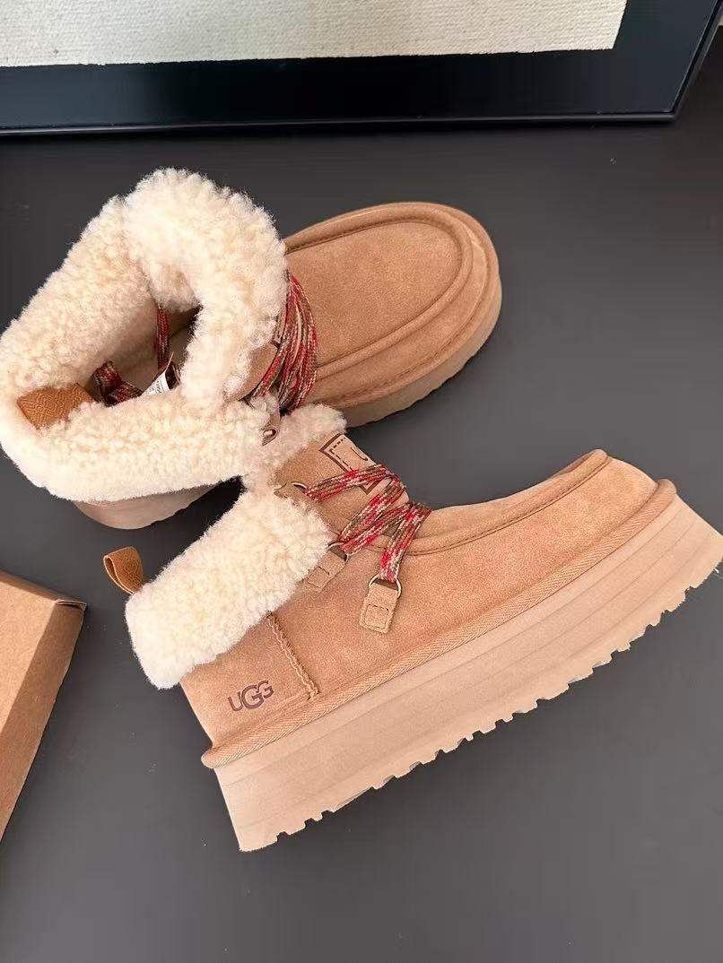 UGG芙拉卡繫帶靴