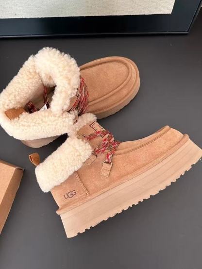 UGG芙拉卡繫帶靴