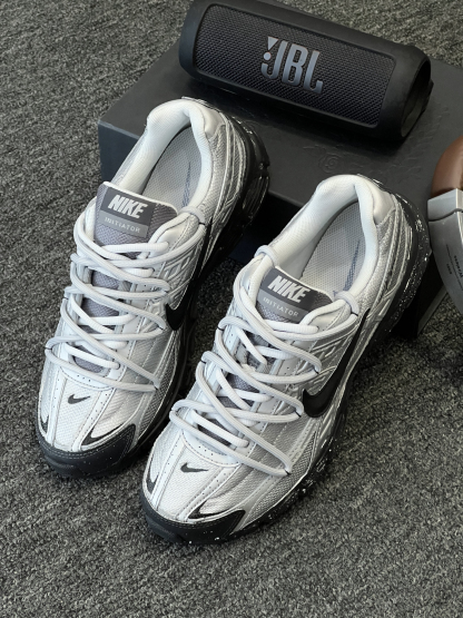 Nike Initiator RC灰色
