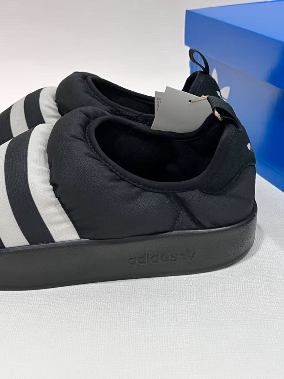 Adidas麵包鞋