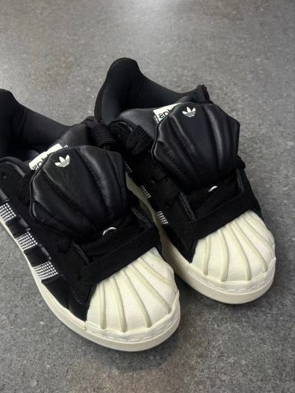 Adidas貝殼頭黑武士