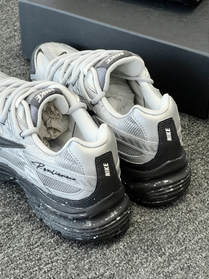 Nike Initiator RC灰色