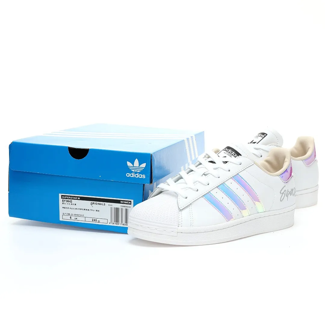 Adidas「貝殼頭」