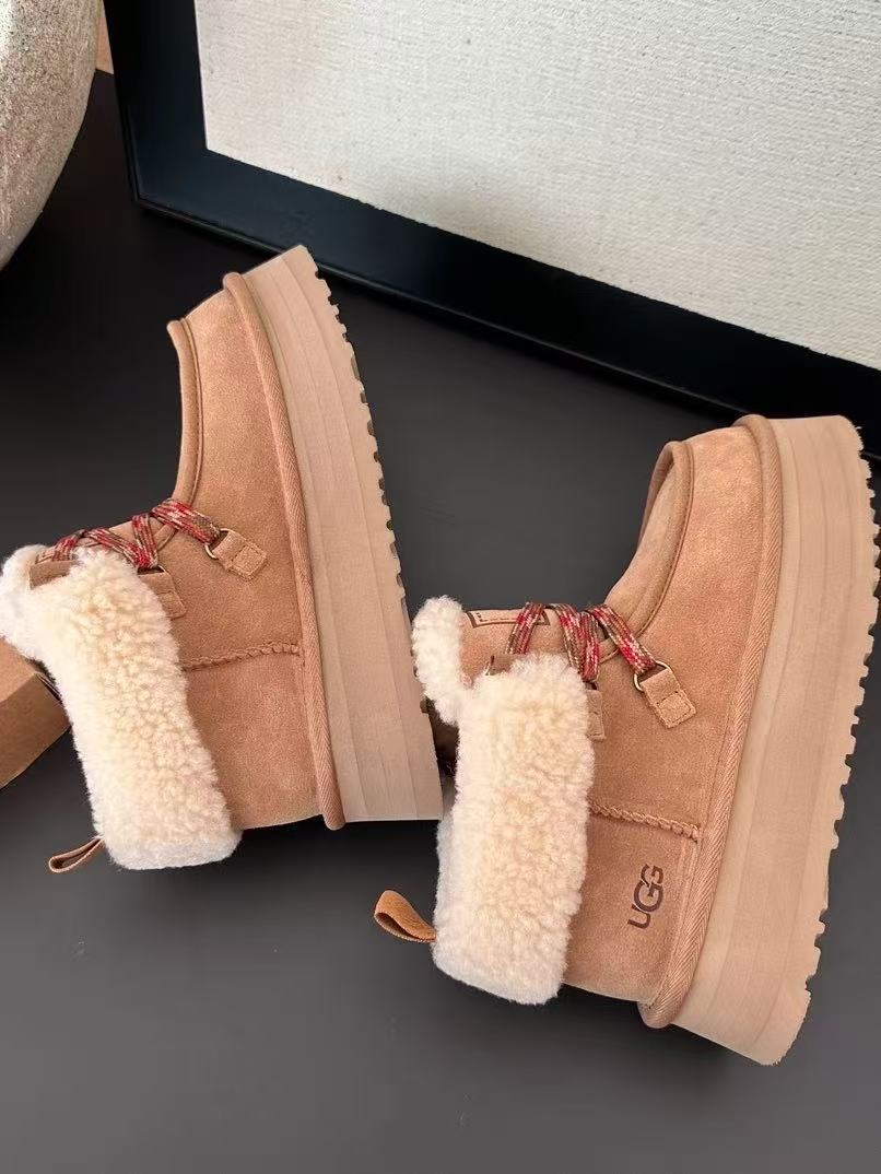 UGG芙拉卡繫帶靴