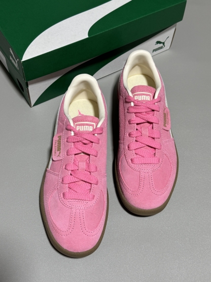 PUMA粉色