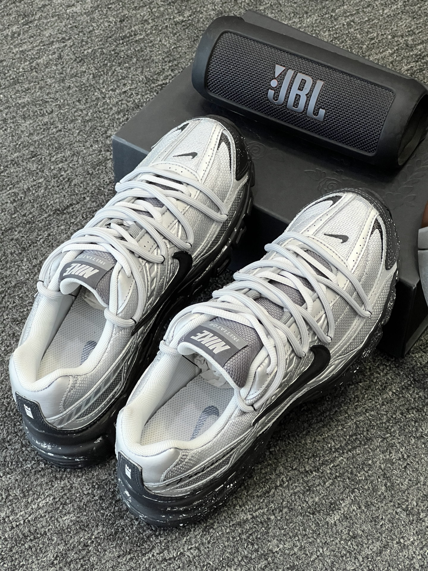 Nike Initiator RC灰色