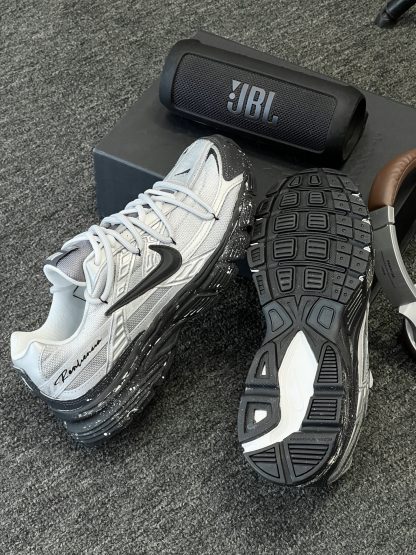 Nike Initiator RC灰色