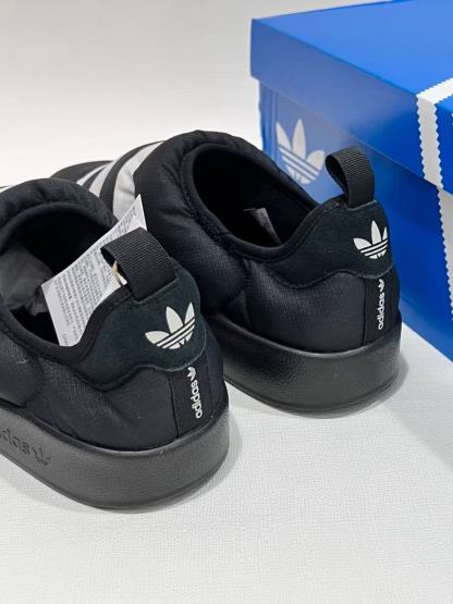 Adidas麵包鞋