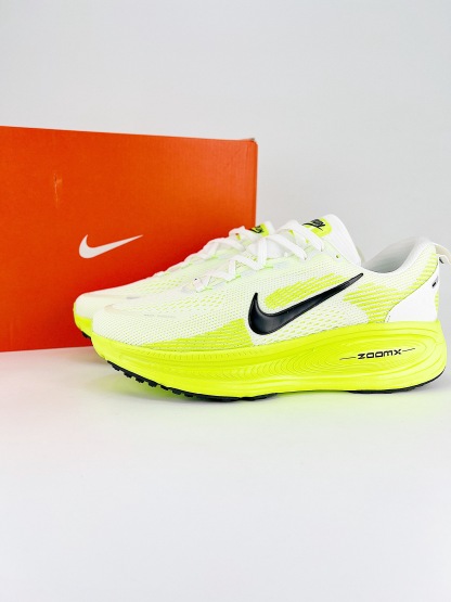 Nike VOMERO 18 系列