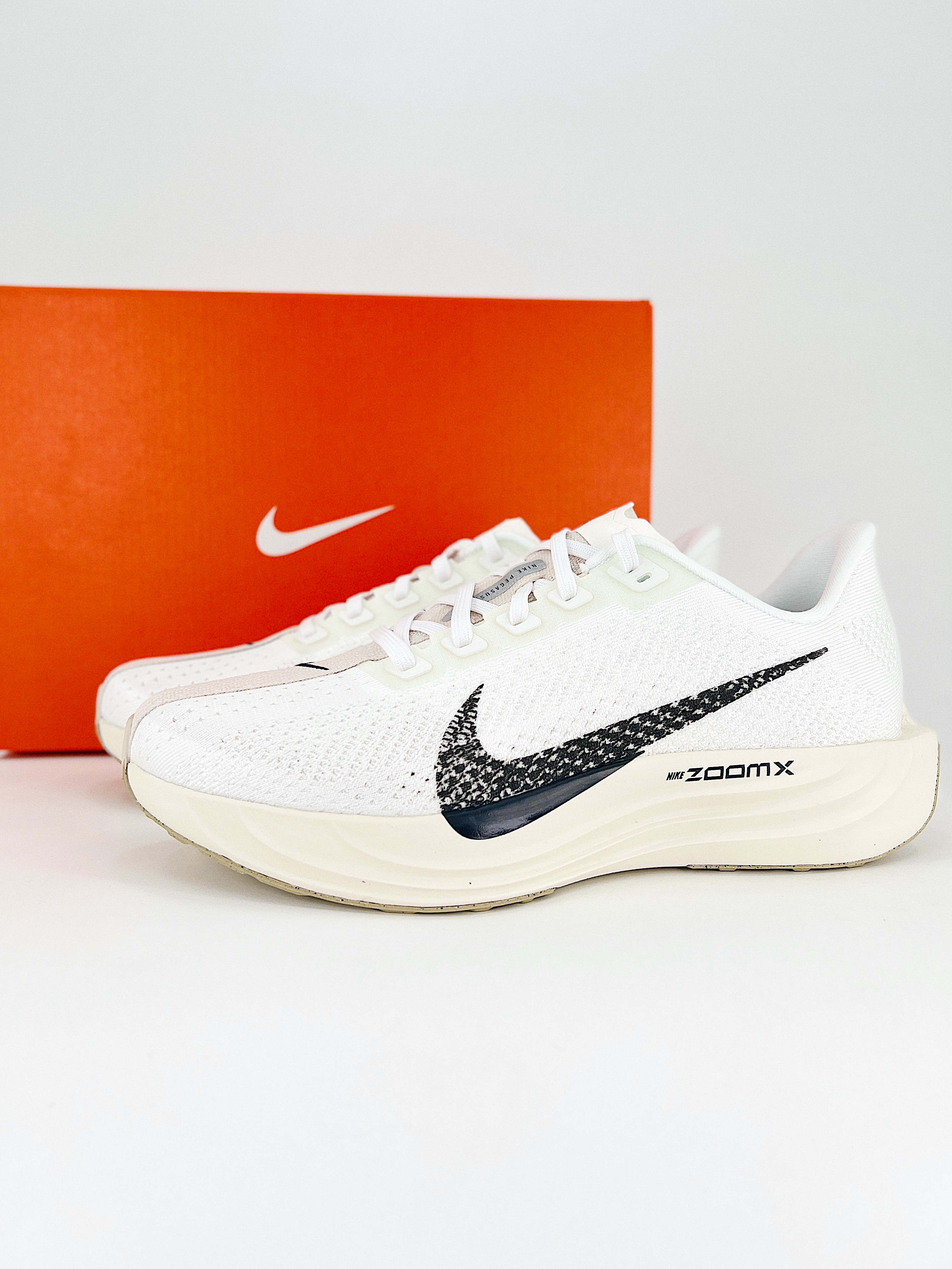 Nike Flex Plus Pegasus Plus 舒适跑鞋  系列