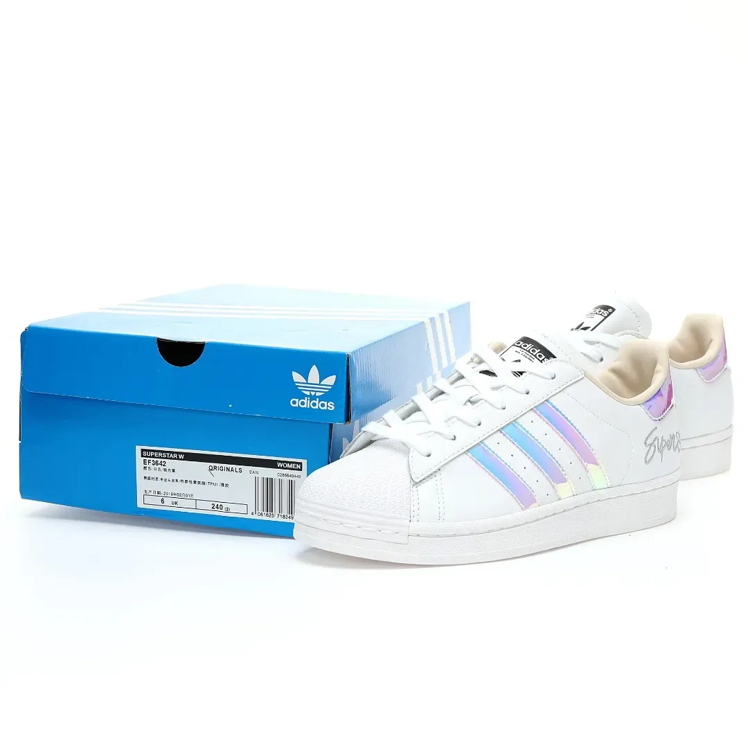 Adidas「貝殼頭」