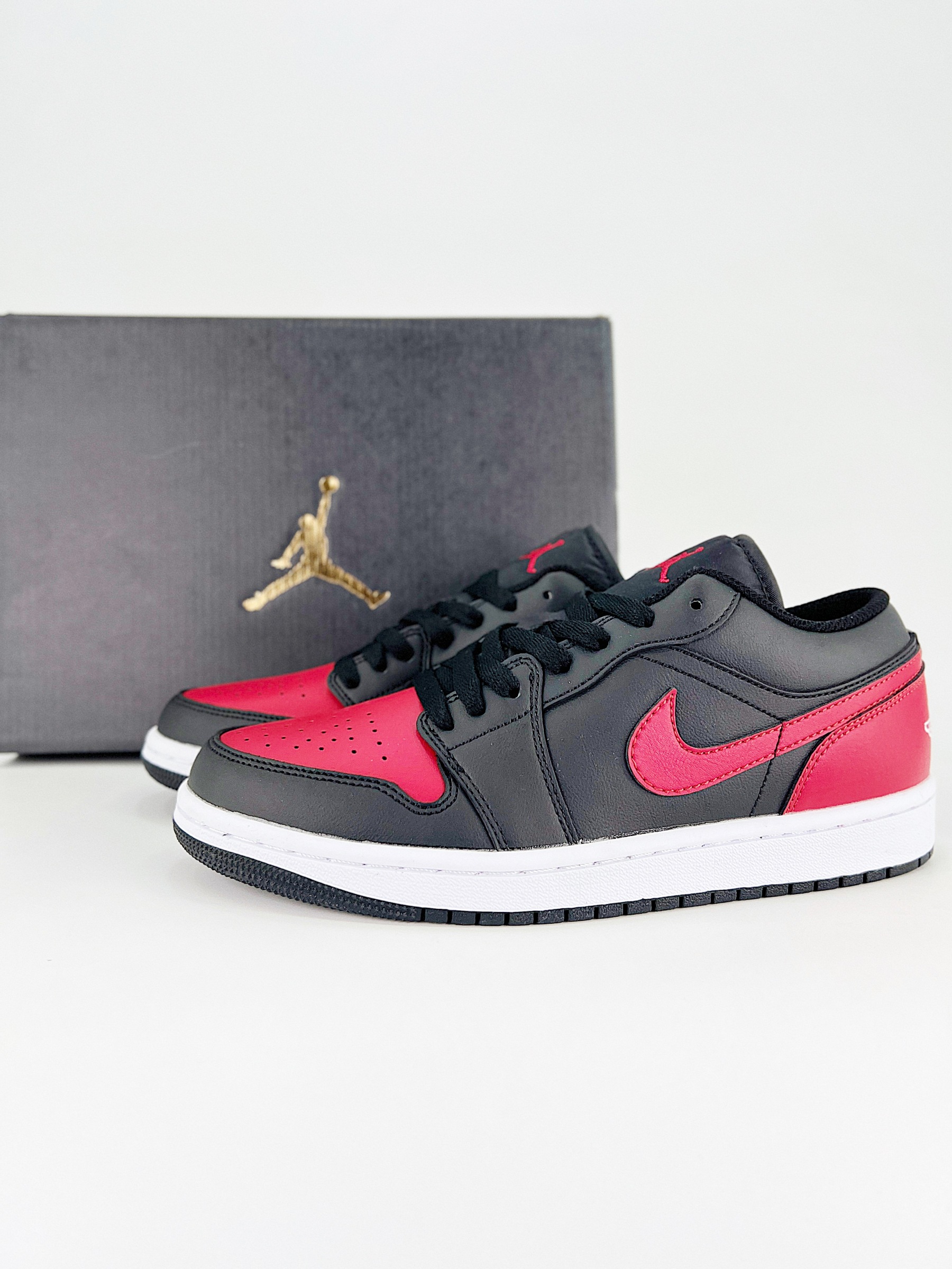Nike Air Jordan 1 Low 系列