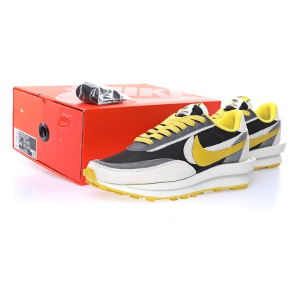 Undercover x Sacai x Nike LDWaffle"Midnight Spruce/University Red"