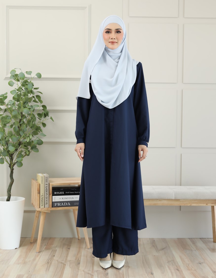 Ayla Suit in Midnight Blue