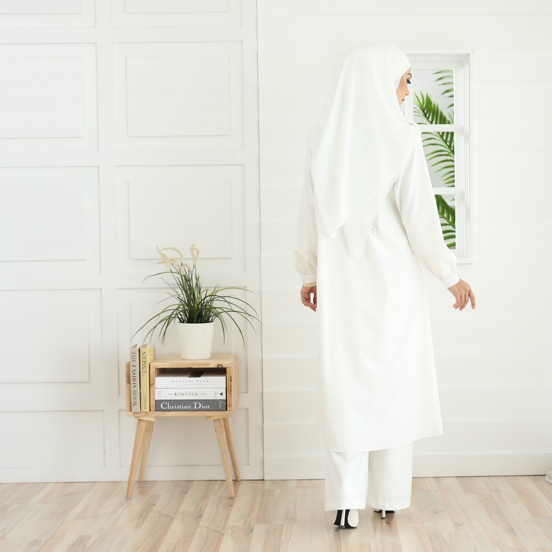 Ayla Suit Off-White 9.0