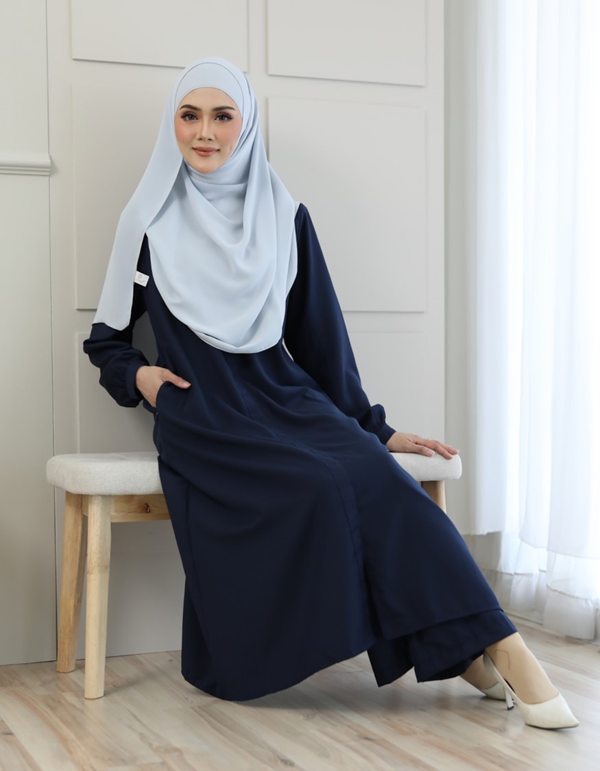 Ayla Suit in Midnight Blue