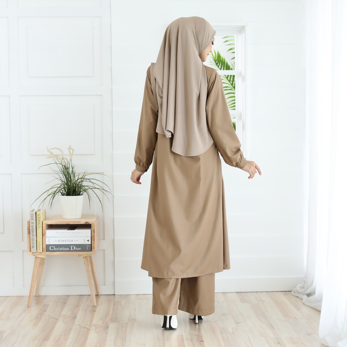 Ayla Suit in Medium Brown