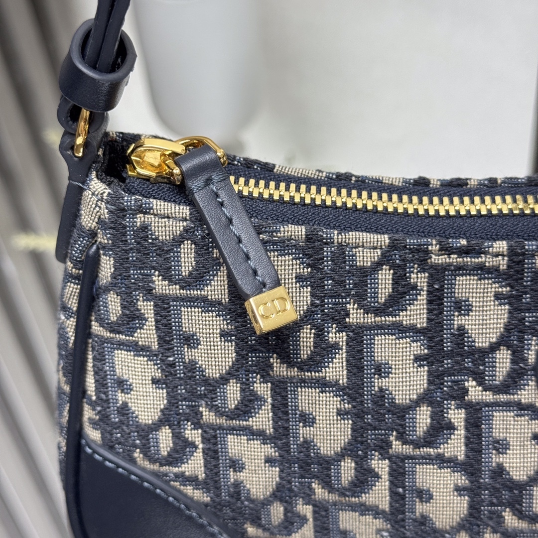 Wanderlust 迷你手袋